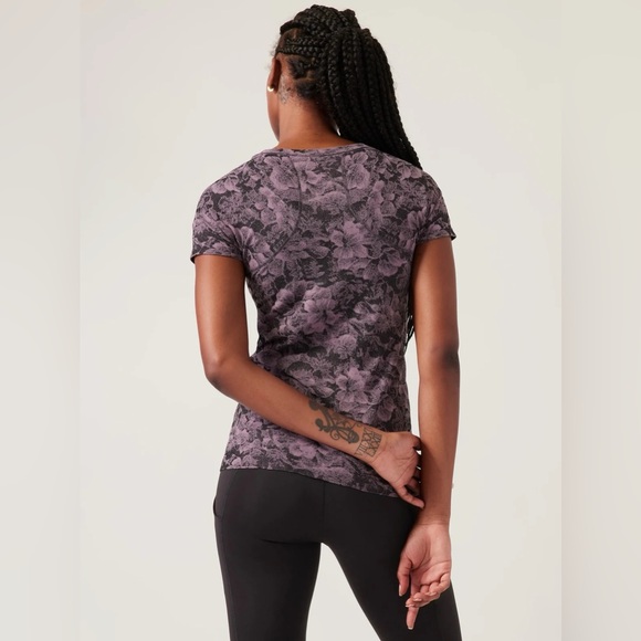 EUC Athleta Momentum Seamless Tee in Mauve Floral, Size XL - Picture 4 of 6